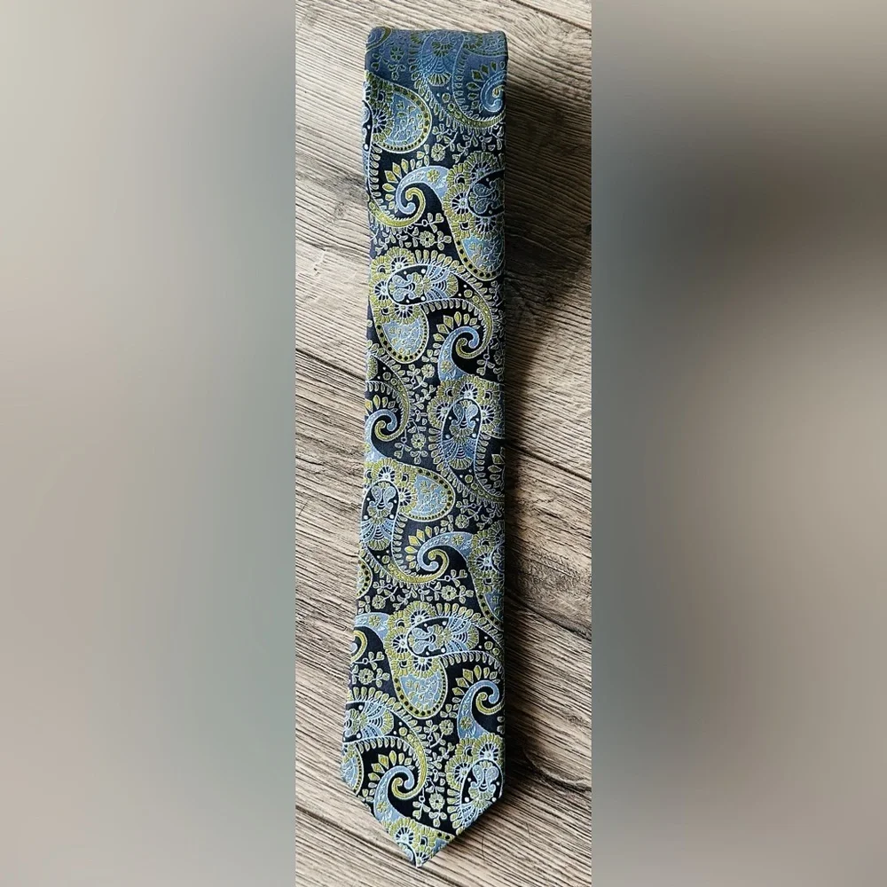 HUGO BOSS Made Italy Dress Tie Men's Silk Blue with Multicolor Designs - Picture 3 of 6